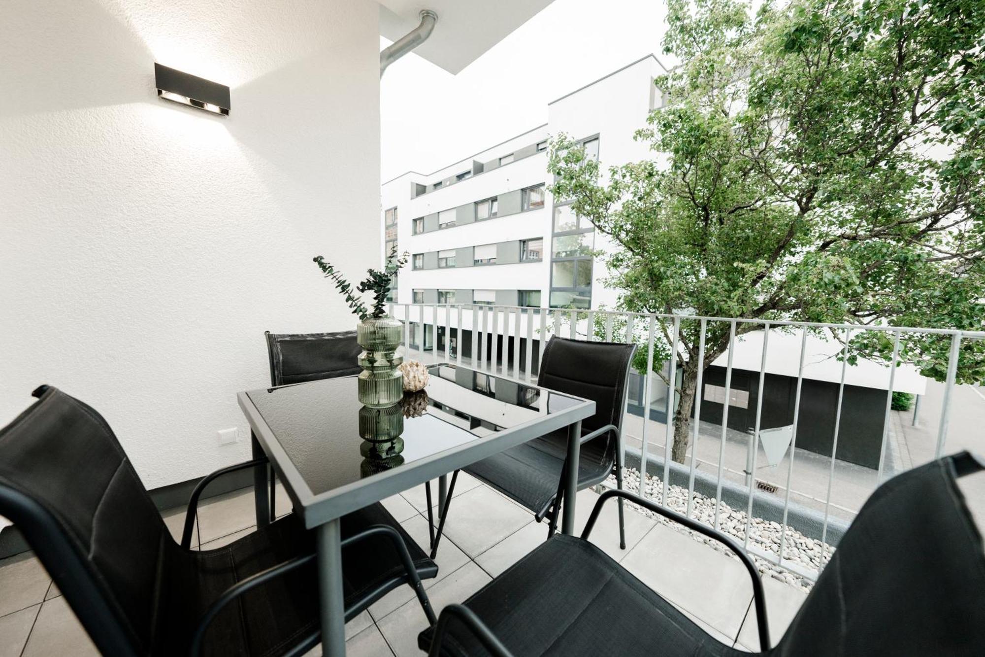 Kocasa-Apartments 01, City-Center Boeblingen, Stellplatz, Balkon, Waipu-Tv Exteriör bild